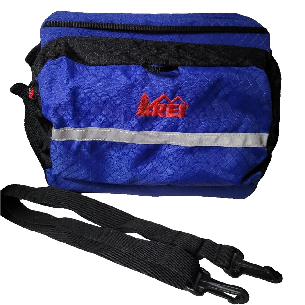 REI Vintage Hard Sided Waist Fanny Pack Hiking Bag Blue Water Proof
